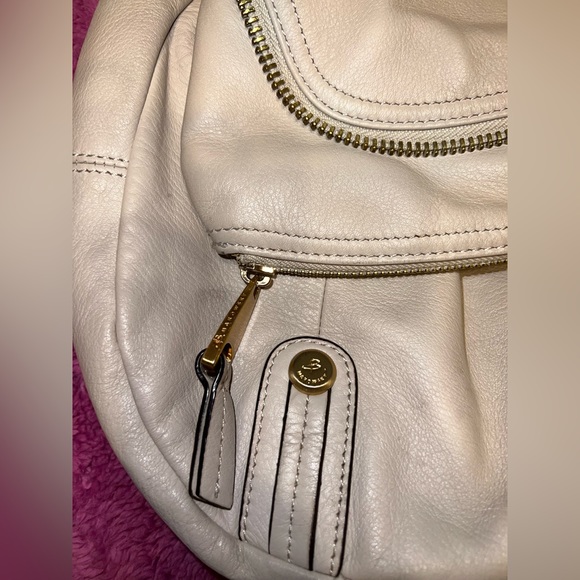 B. Makowsky Large w/ Flap zippered storage Purse Beige Soft Genuine Leather - Picture 3 of 13